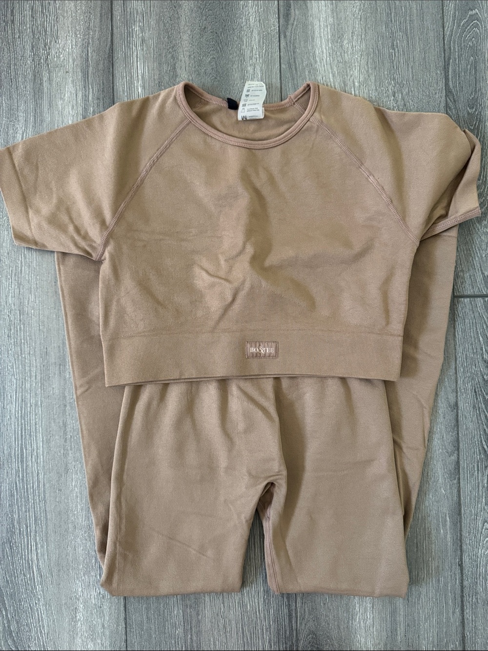 BO&TEE Taupe Workout Set - M Crop Top & S Leggings
